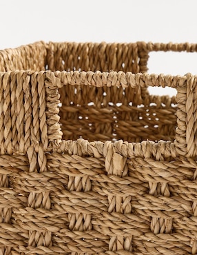 Canasta con forma rectangular Amaya de fibras naturales