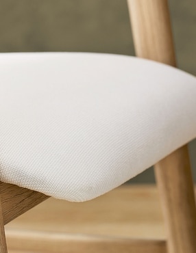 Silla con brazos Nishan de madera de caucho